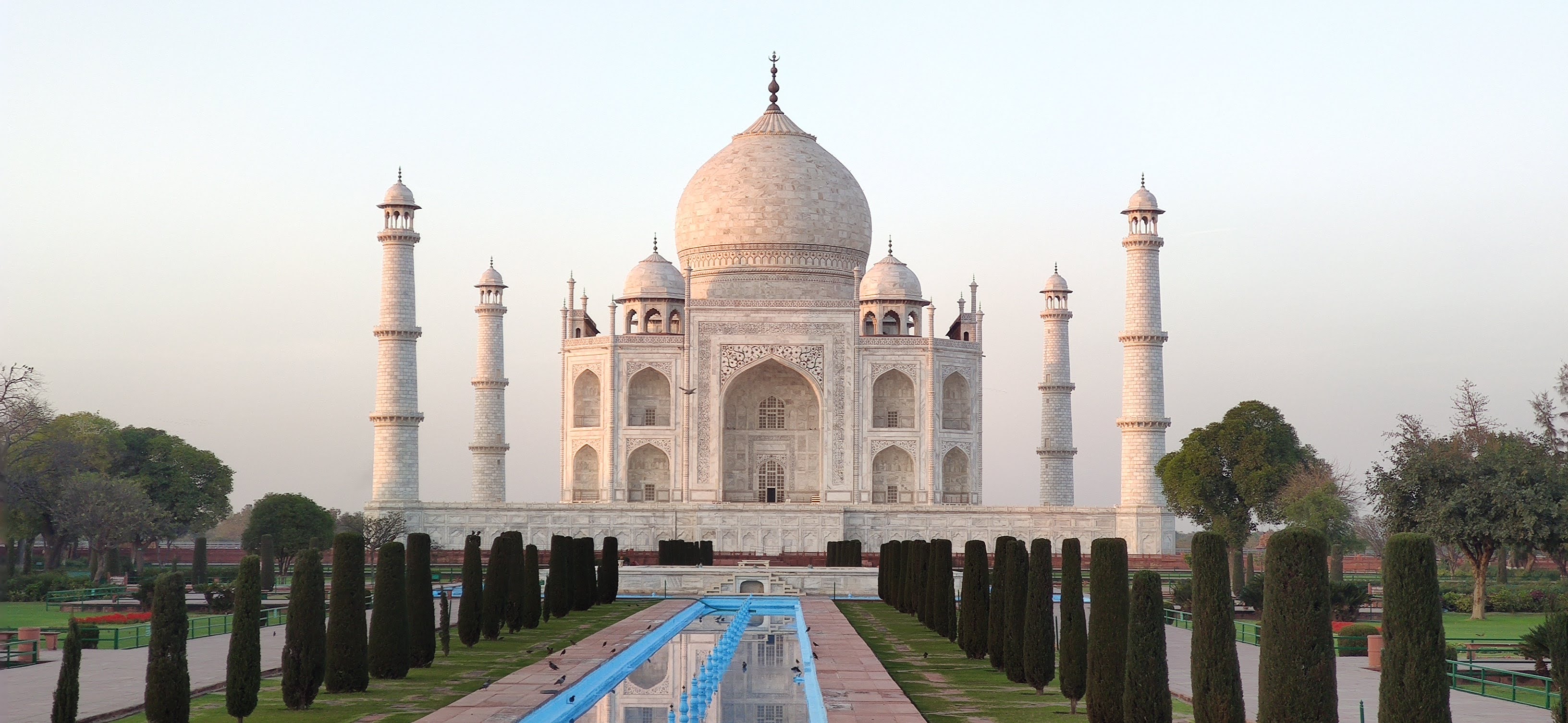 TAJ MAHAL: poetry in white marble