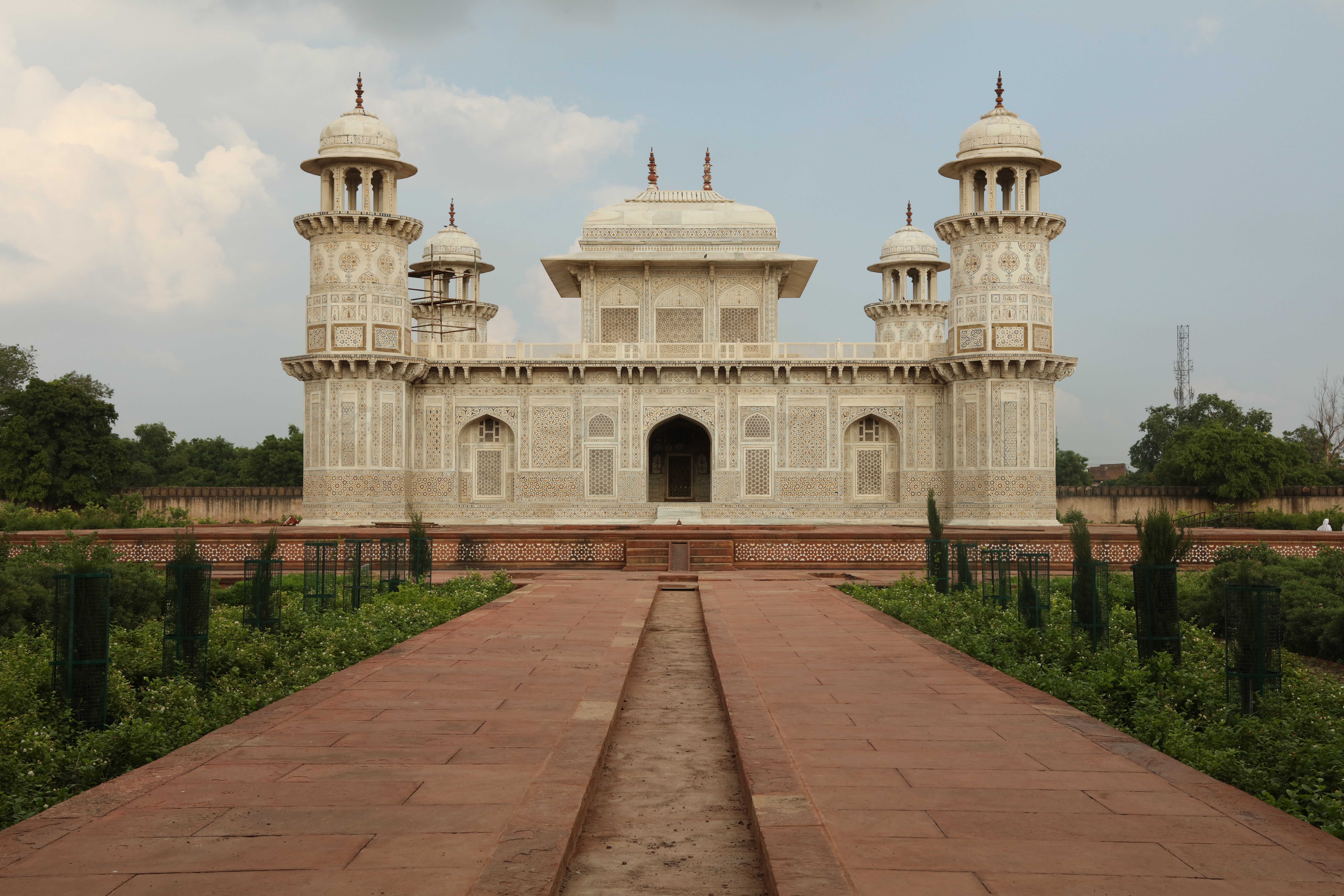 Itimad-ud-daula: The Mughal Jewel Box in Agra